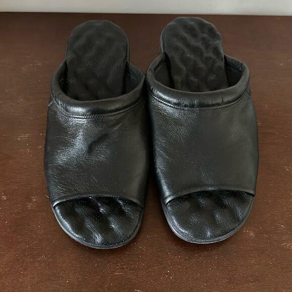 Soft Walk by Trotters | Black Slip On Sandals Size 9W - Picture 1 of 7